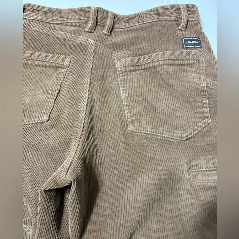 Volcom Men’s Mocha Brown Corduroy Skate Pants.